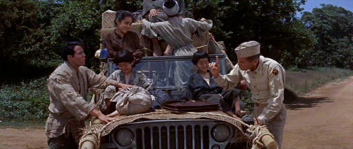 Кадр из фильма Чайная церемония / The Teahouse of the August Moon (1956)