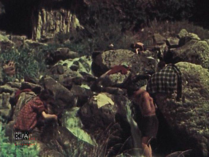Кадр из фильма Пленники Барсова ущелья (1956)
