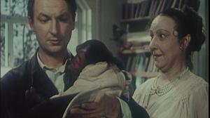 Кадры из фильма Она вас любит (1957)