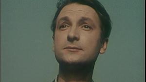 Кадры из фильма Она вас любит (1957)