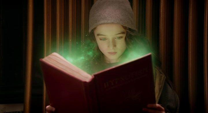 Кадр из фильма Молли Мун и волшебная книга гипноза / Molly Moon and the Incredible Book of Hypnotism (2015)