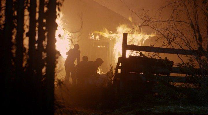 Кадр из фильма Сквозь тернии / If There Be Thorns (2015)