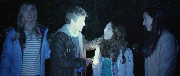 Кадр из фильма Ночной огонёк / Nightlight (2015)