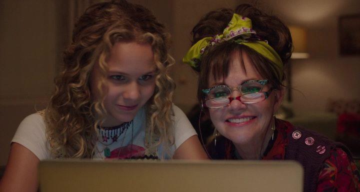 Кадр из фильма Здравствуйте, меня зовут Дорис / Hello, My Name Is Doris (2015)