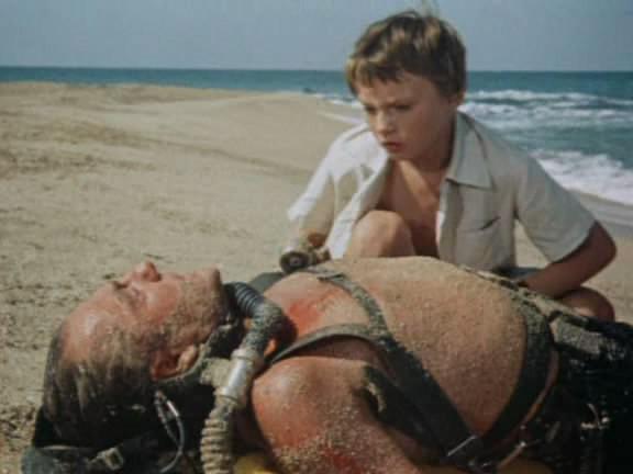 Кадр из фильма Последний Дюйм (1958)