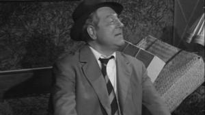 Кадры из фильма Мегрэ расставляет сети / Maigret tend un piège (1958)