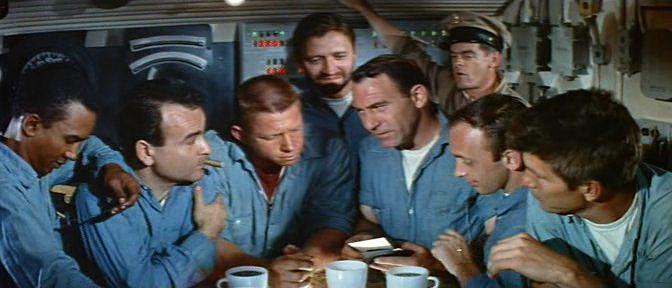 Кадр из фильма Пуск торпеды / Torpedo Run (1958)