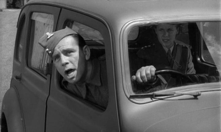 Кадр из фильма Мистер Питкин в тылу врага / The Square Peg (1959)