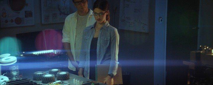 Кадр из фильма Неприятный / Uncanny (2015)