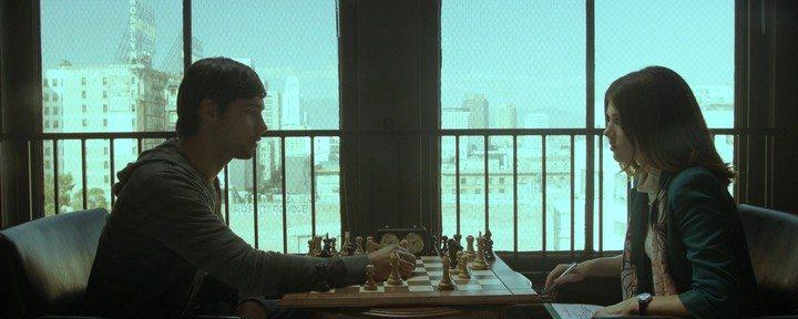 Кадр из фильма Неприятный / Uncanny (2015)