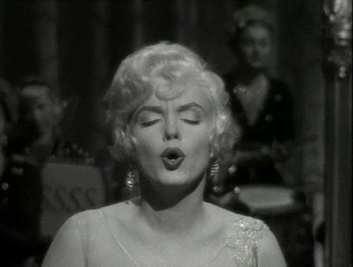 Кадр из фильма В джазе только девушки / Some Like It Hot (1959)
