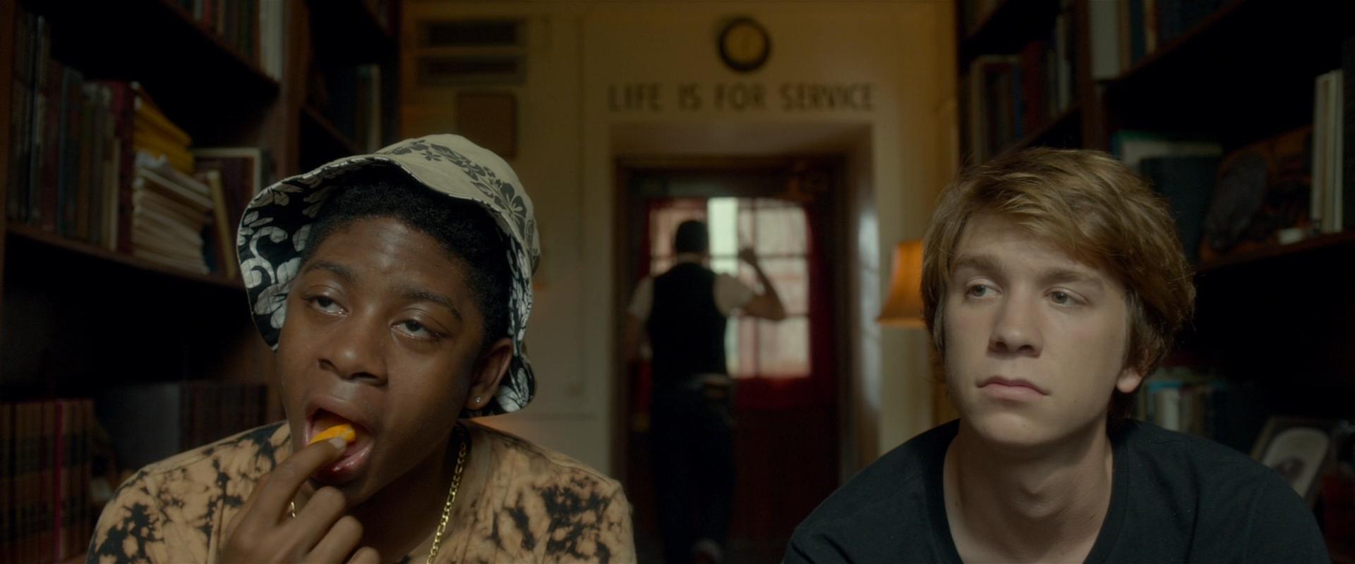 Кадр из фильма Я, Эрл и умирающая девушка / Me and Earl and the Dying Girl (2015)