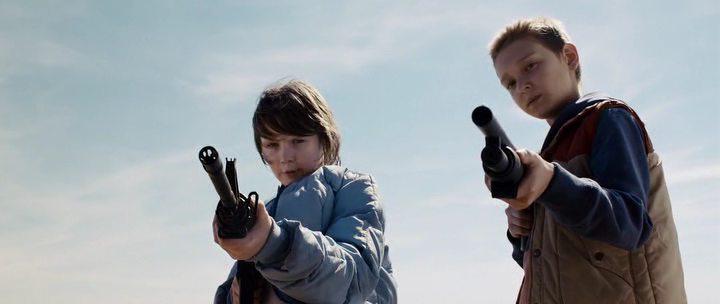Кадр из фильма Полицейская тачка / Cop Car (2015)