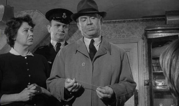 Кадр из фильма Тигровая бухта / Tiger Bay (1959)