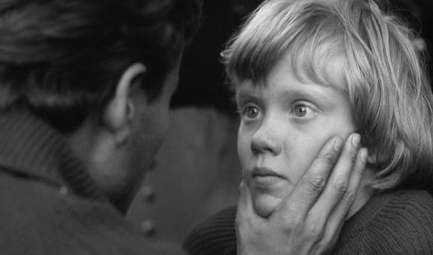 Кадр из фильма Тигровая бухта / Tiger Bay (1959)
