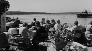 Кадры из фильма Бегство девчонки / Ung flukt (1959)