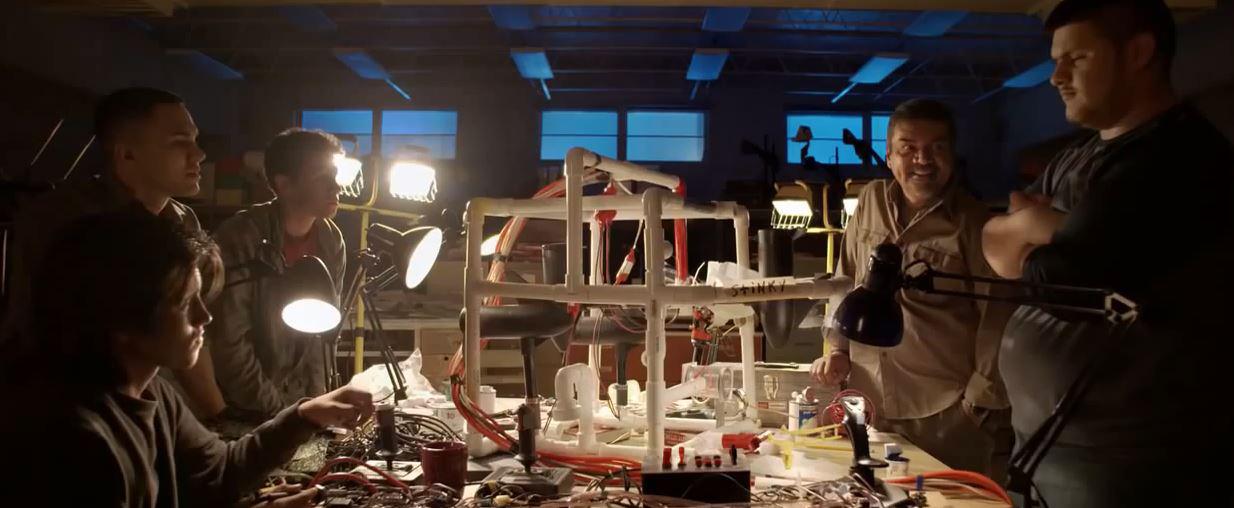 Кадр из фильма Жизнь робота / Spare Parts (2015)
