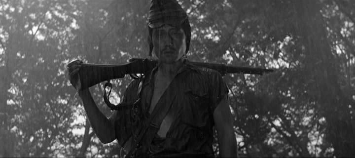 Кадр из фильма Полевые огни / Nobi (1959)