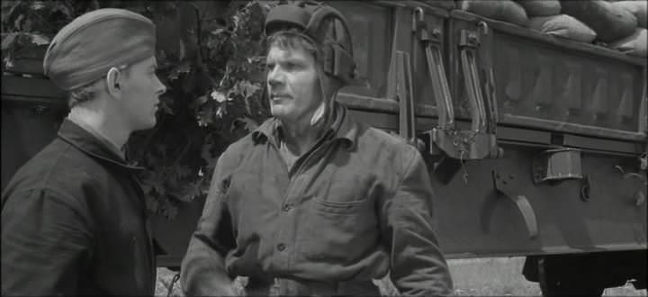 Кадр из фильма Крепость на колёсах (1960)