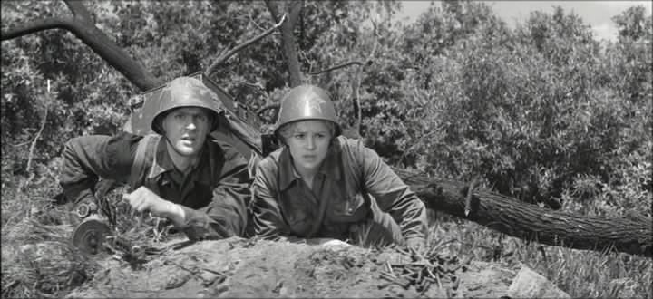 Кадр из фильма Крепость на колёсах (1960)