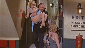 Кадры из фильма Доктор влюбился / Doctor in Love (1960)