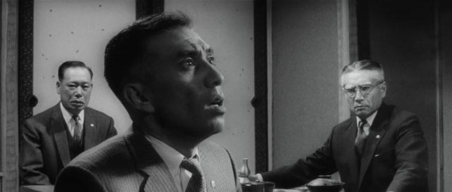 Кадр из фильма Плохие спят спокойно / Warui yatsu hodo yoku nemuru (1960)