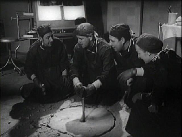 Кадр из фильма Жил-был мошенник / There As A Crooked Man (1960)