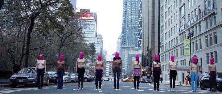 Кадр из фильма Освободите соски / Free the Nipple (2014)