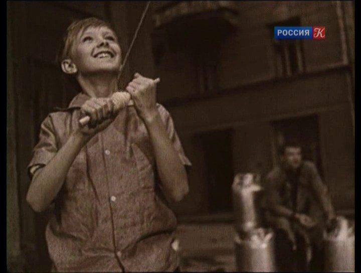 Кадр из фильма Мальчик и голубь (1961)