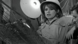 Кадры из фильма Отпустив поводья / La bride sur le cou (1961)