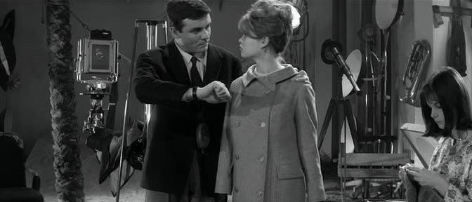 Кадр из фильма Отпустив поводья / La bride sur le cou (1961)