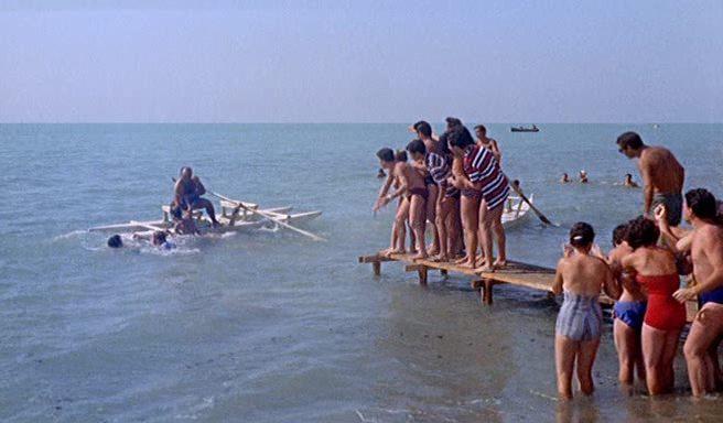 Кадр из фильма Феррагосто в бикини / Ferragosto in bikini (1960)