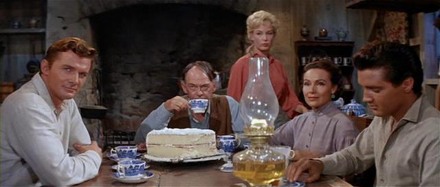 Кадр из фильма Пламенеющая звезда / Flaming Star (1960)