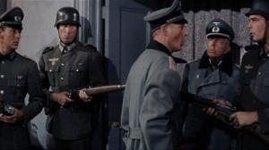 Кадры из фильма Два сапога пара / On the Double (1961)