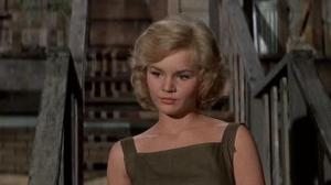 Кадры из фильма Одиночка / Wild In The Country (1961)