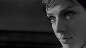 Кадры из фильма Девушка с золотыми глазами / La fille aux yeux d'or (1961)