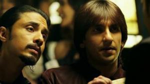 Кадры из фильма Прямо в сердце / Kill Dil (2014)
