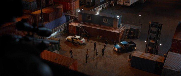 Кадр из фильма Работорговля / Skin Trade (2014)