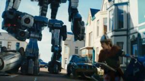 Кадры из фильма Железная схватка / Robot Overlords (2014)