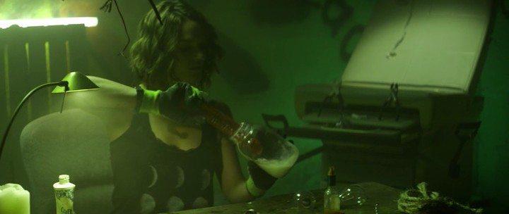 Кадр из фильма Дом ужасов / The Scarehouse (2014)