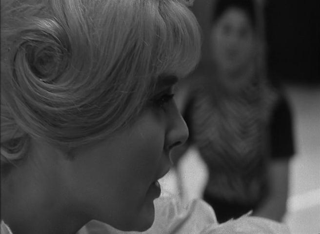 Кадр из фильма Клео от 5 до 7 / Cléo de 5 à 7 (1962)