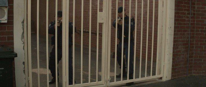 Кадр из фильма Молодая кровь / Son of a Gun (2014)