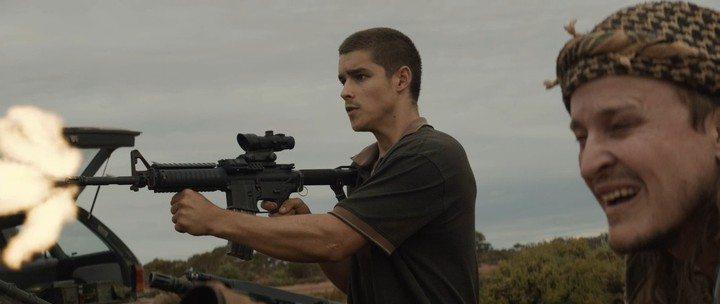 Кадр из фильма Молодая кровь / Son of a Gun (2014)
