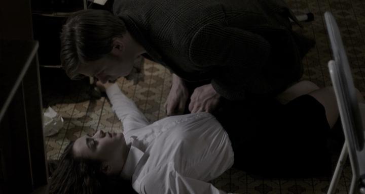 Кадр из фильма Падение / The Falling (2014)