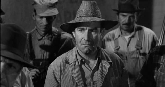 Кадр из фильма Убить пересмешника / To Kill a Mockingbird (1962)