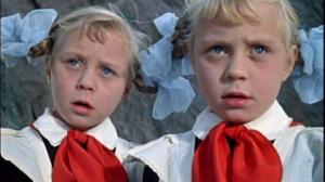 Кадры из фильма Королевство кривых зеркал (1963)