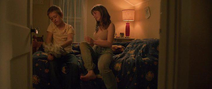 Кадр из фильма Не отбрасывай тени / Cast No Shadow (2014)