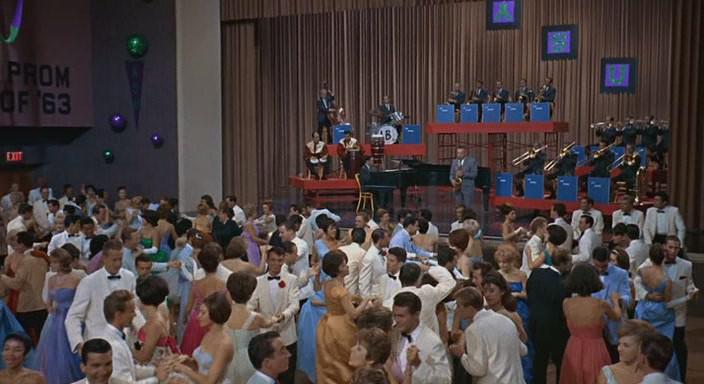 Кадр из фильма Чокнутый профессор / The Nutty Professor (1963)