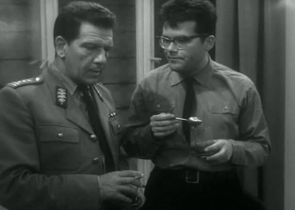 Кадр из фильма Девушка из банка / Zbrodniarz i panna (1963)