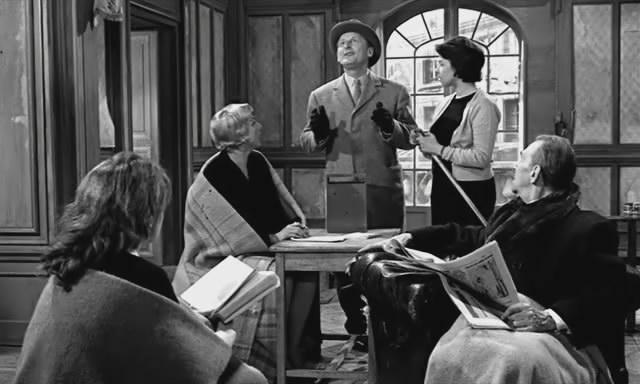 Кадр из фильма Странный прихожанин / Un drôle de paroissien (1963)